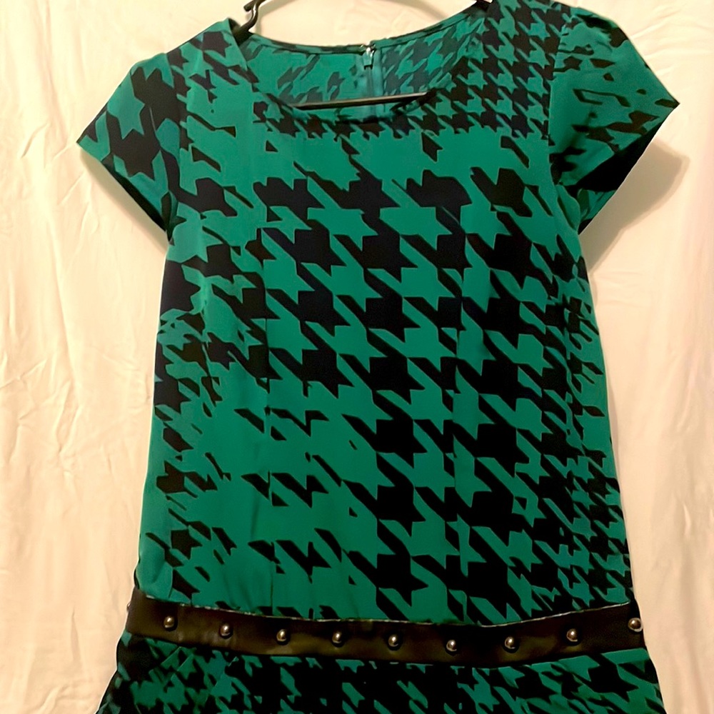 Houndstooth print blue and green dress